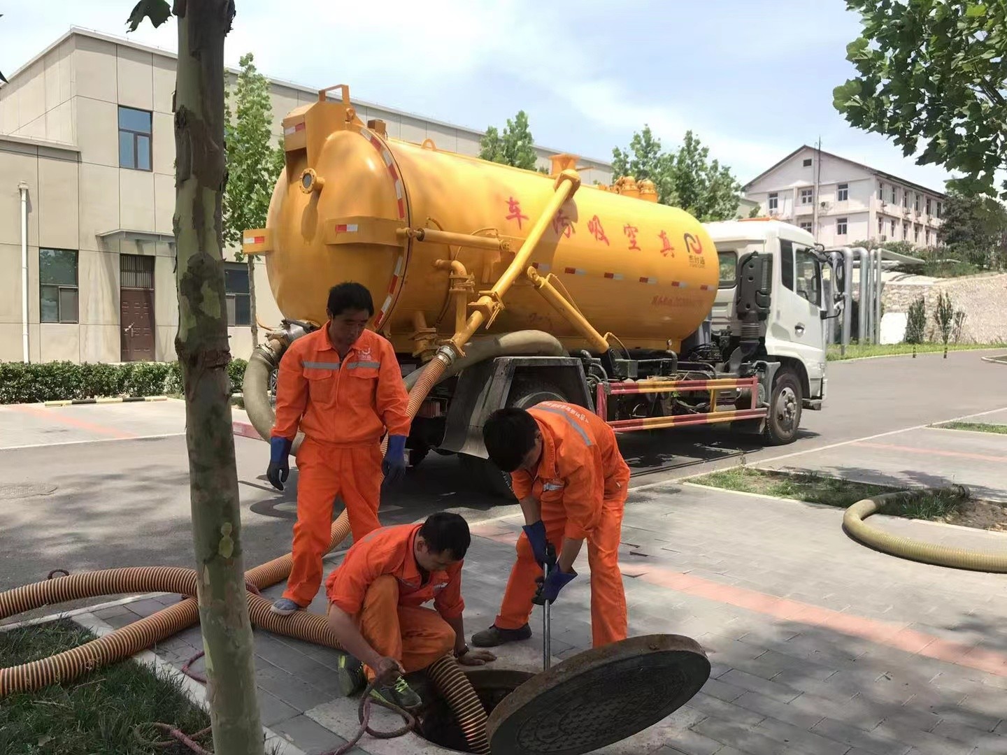 奎文化粪池清理与5-8吨吸粪车施工效率分析